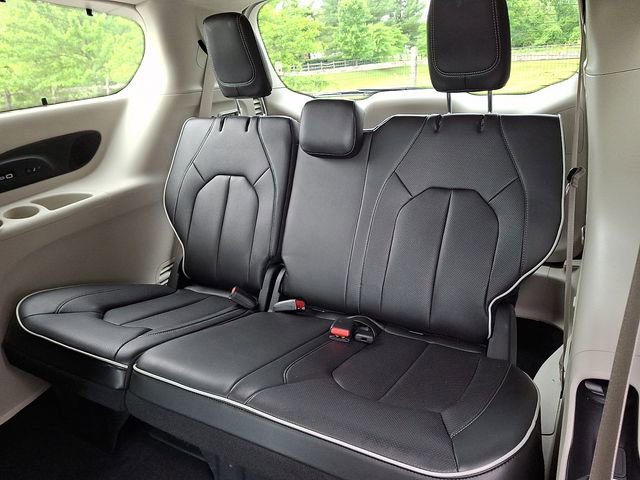 2022 Chrysler Pacifica Limited - Photo 11