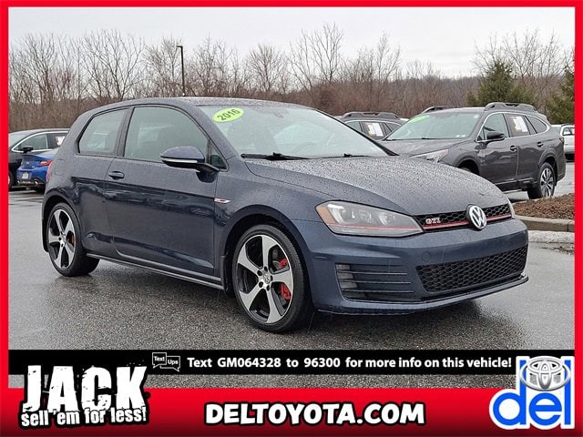 2016 Volkswagen Golf GTI Base's photo