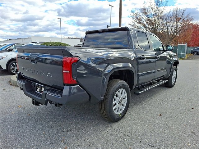 2025 Toyota Tacoma SR5 photo 4
