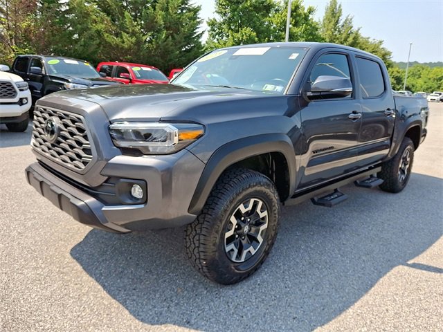 2023 Toyota Tacoma TRD Off-Road photo 3