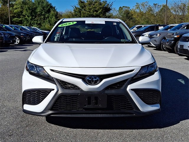 2021 Toyota Camry SE photo 2