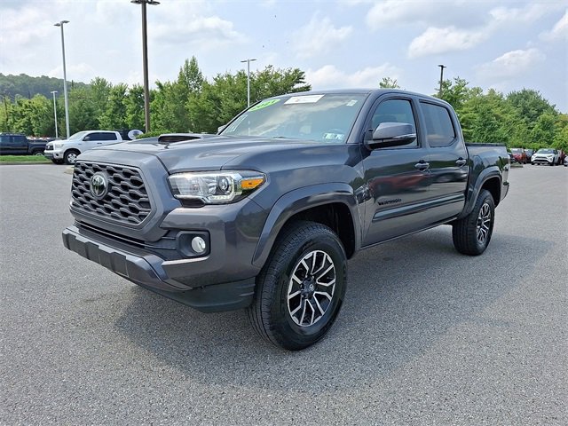 2021 Toyota Tacoma TRD Sport photo 3