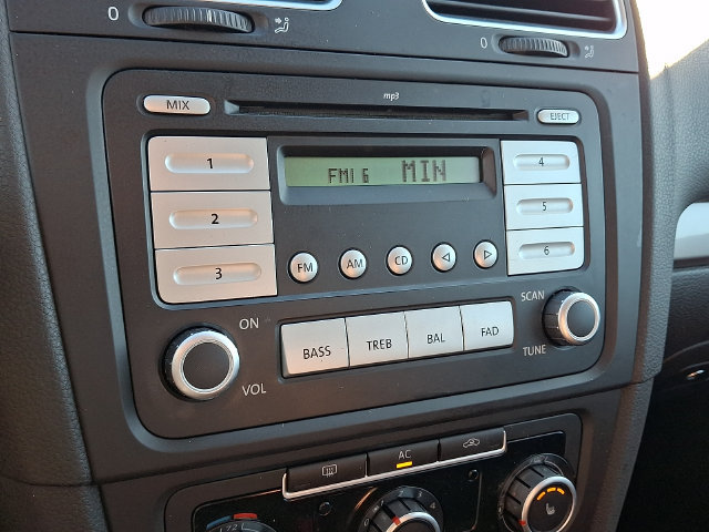 2010 Volkswagen Golf Base - Photo 19
