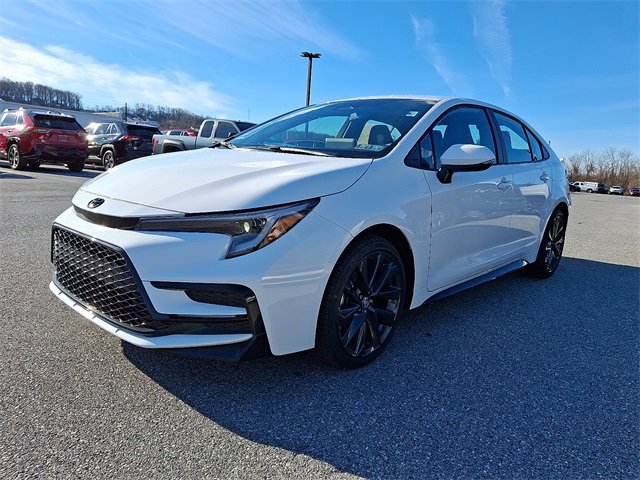 2026 Toyota Corolla SE photo 2