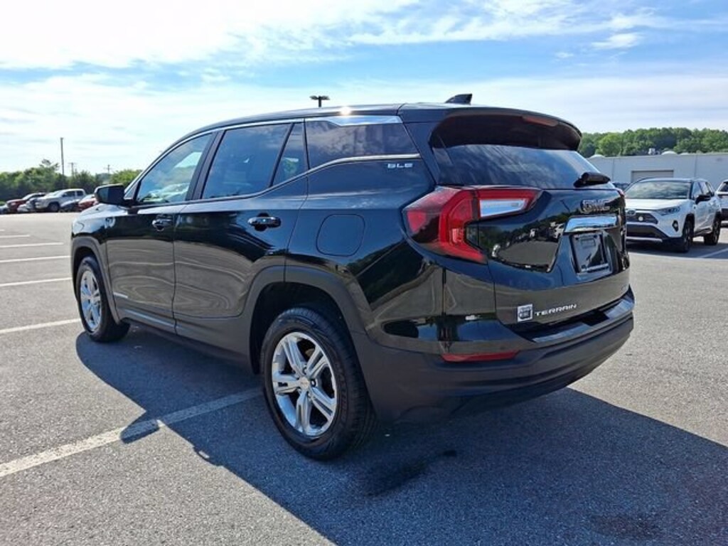 Used 2024 GMC Terrain SLE SUV
