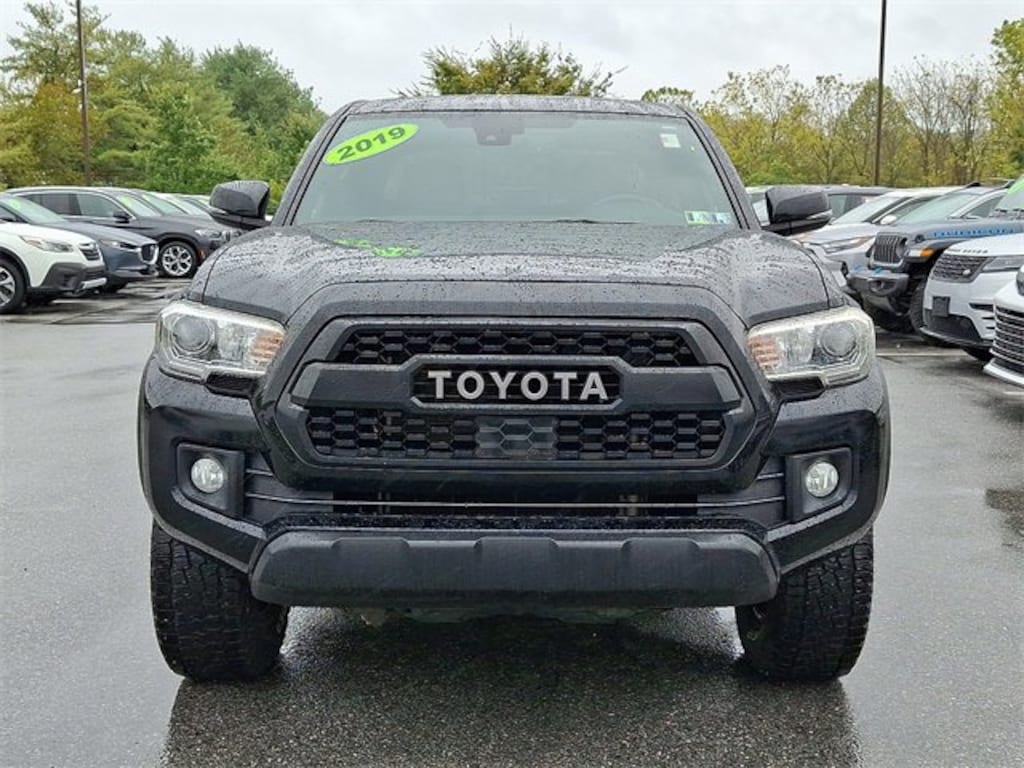 Certified 2019 Toyota Tacoma 4WD TRD Off-Road Truck Double Cab