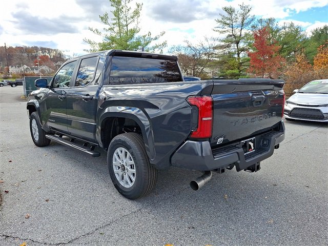 2025 Toyota Tacoma SR5 photo 3
