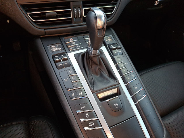 2020 Porsche Macan S - Photo 15