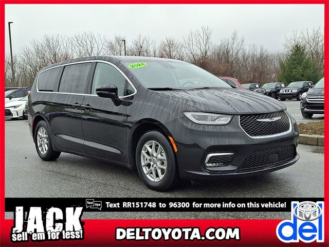 2024 Chrysler Pacifica Touring L's photo