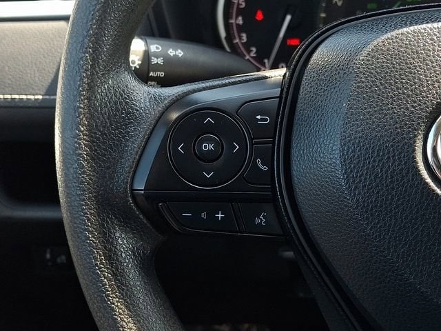 2024 Toyota RAV4 XLE - Photo 20