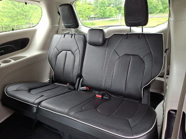2022 Chrysler Pacifica Limited - Photo 11
