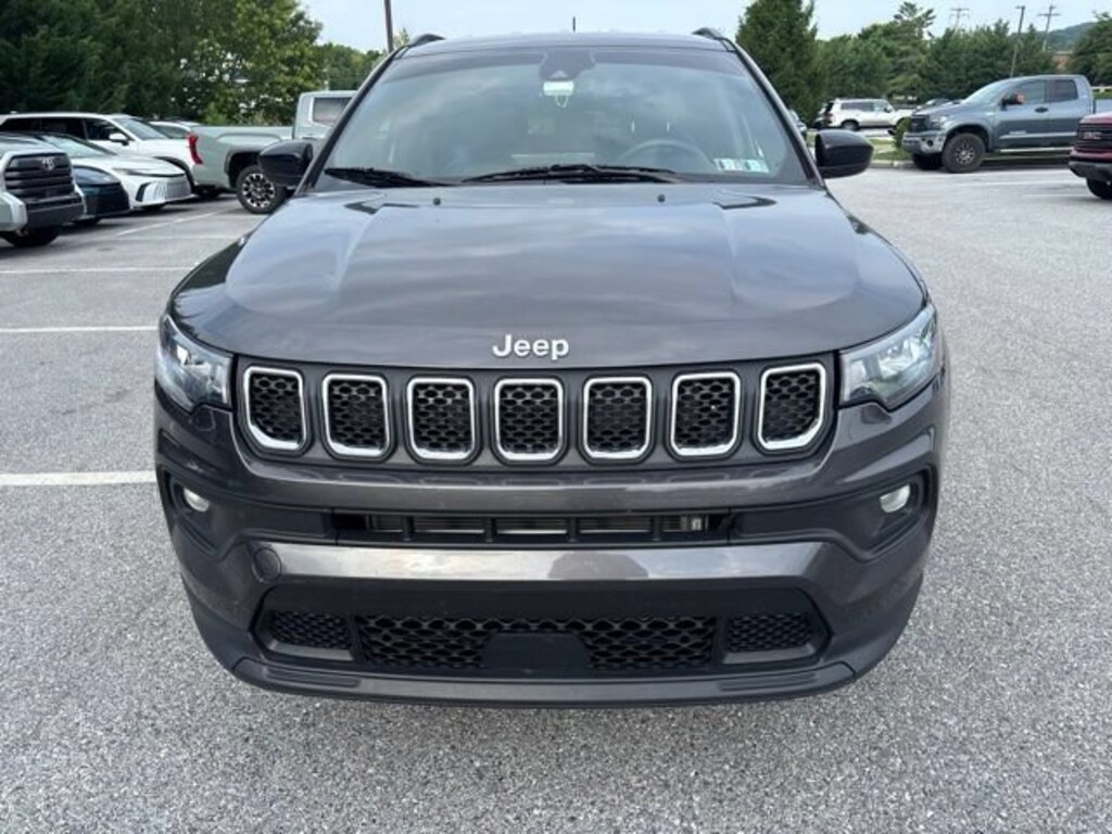 Used 2023 Jeep Compass Latitude SUV