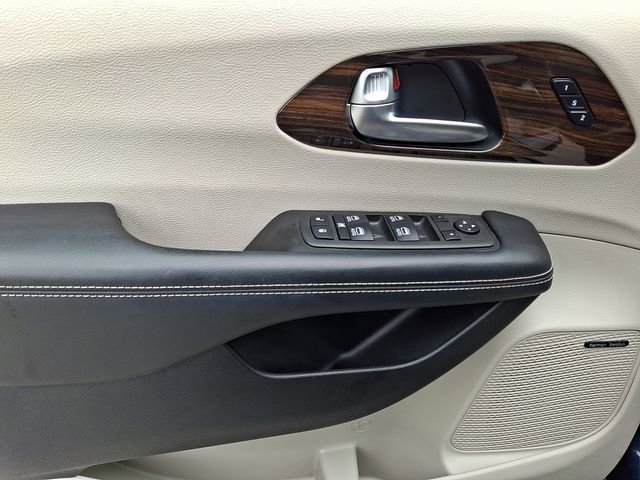 2022 Chrysler Pacifica Limited - Photo 13