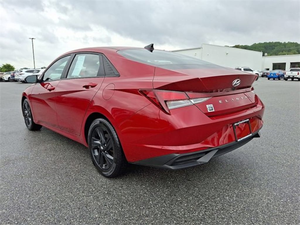 Used 2023 Hyundai Elantra SEL Sedan