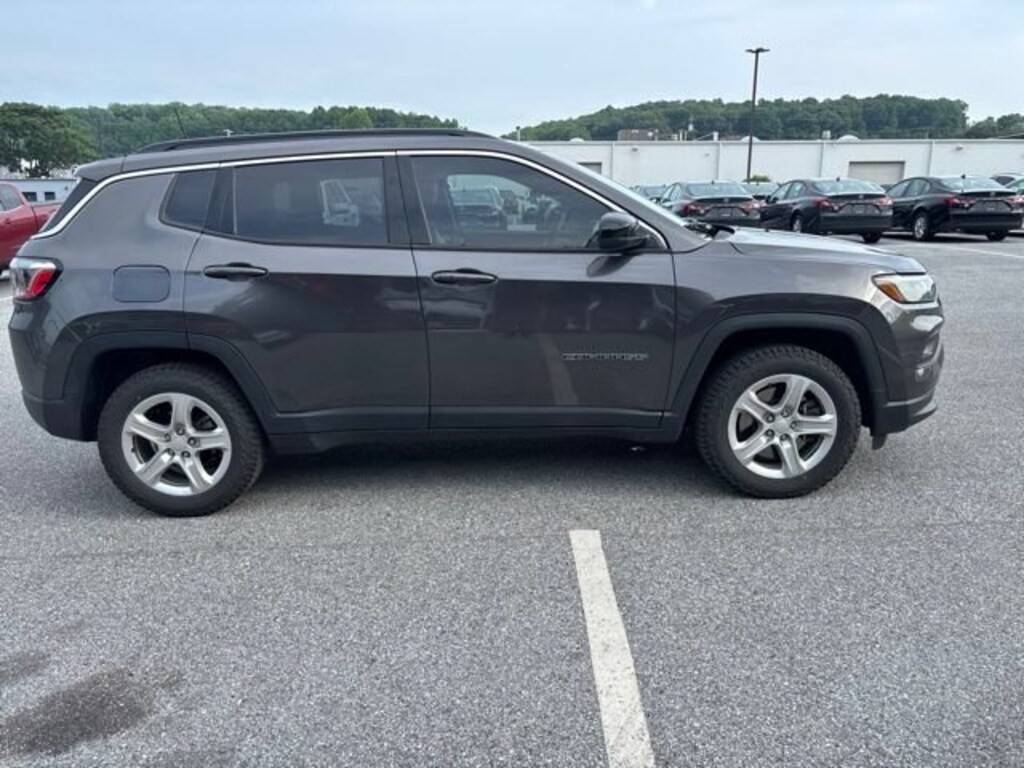 Used 2023 Jeep Compass Latitude SUV