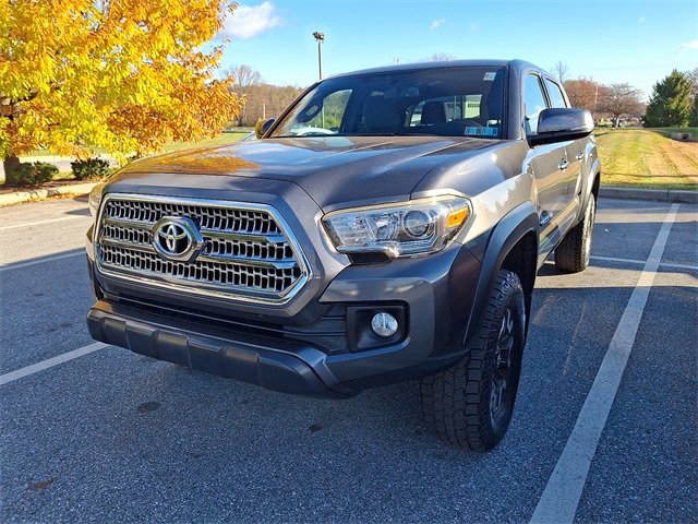 2017 Toyota Tacoma SR photo 2