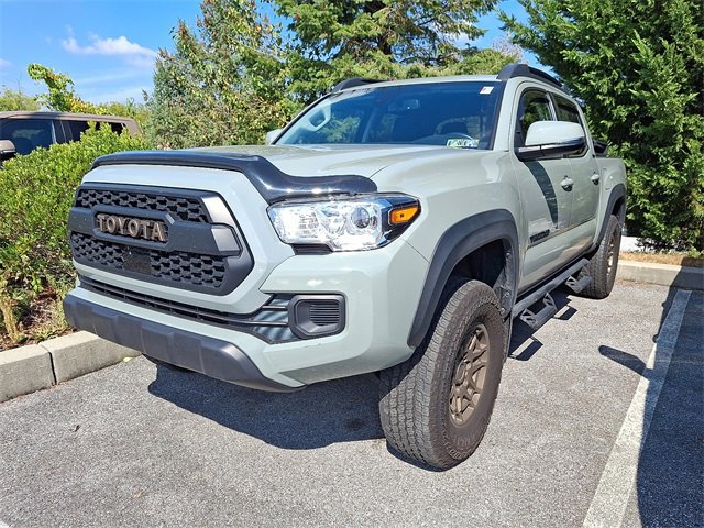 2023 Toyota Tacoma 4x4 Double Cab photo 2