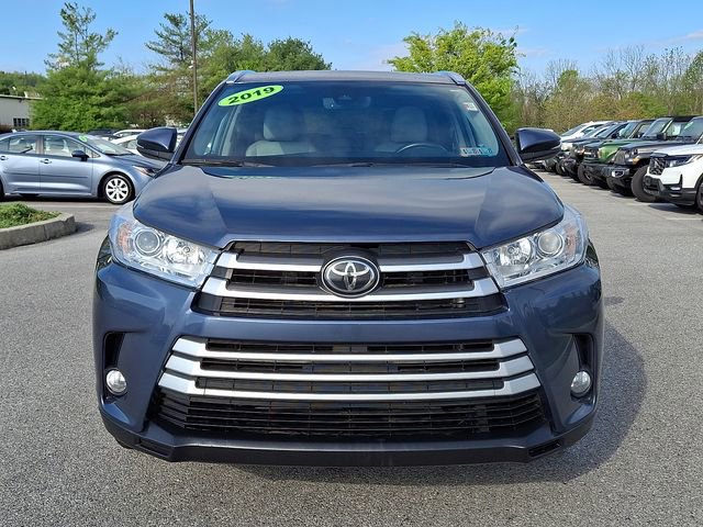 Used 2019 Toyota Highlander XLE with VIN 5TDJZRFH9KS979531 for sale in Thorndale, PA