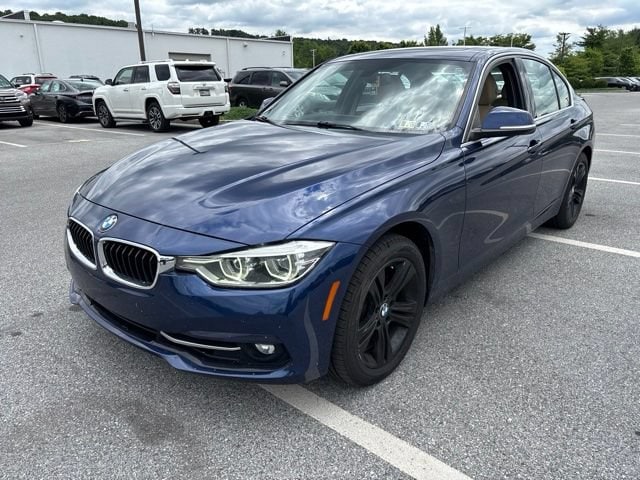 2018 BMW 3 Series 330i xDrive Sedan's photo