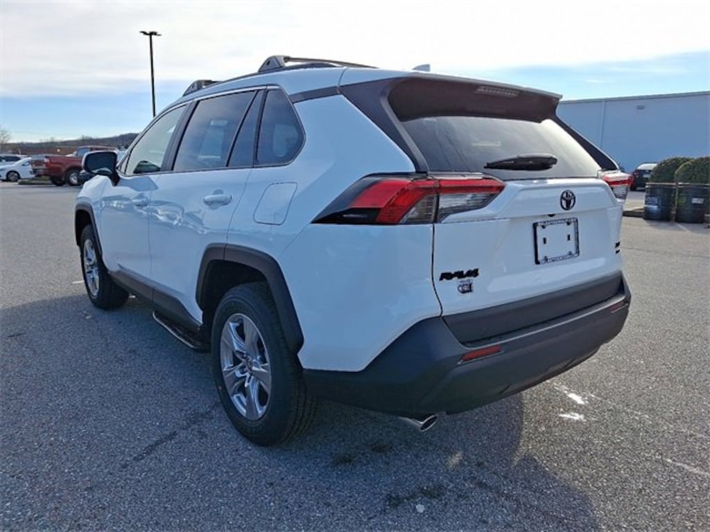New 2025 Toyota RAV4 XLE SUV