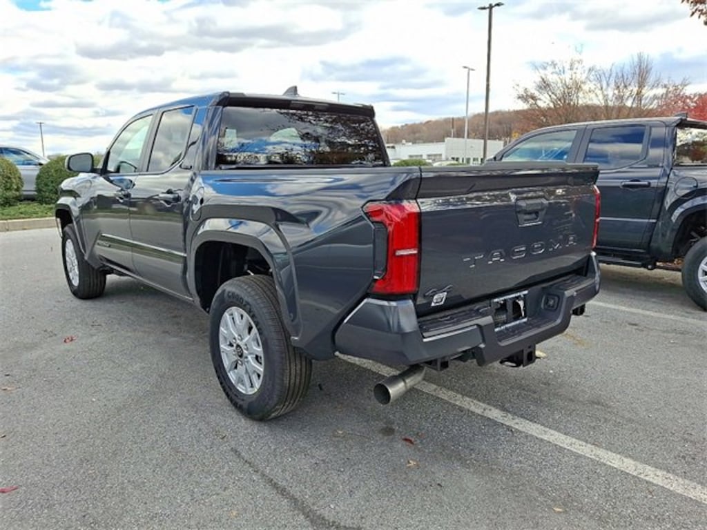 New 2025 Toyota Tacoma SR5 Truck Double Cab