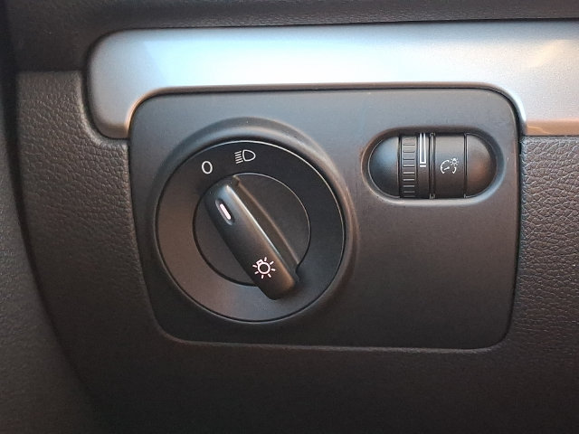 2010 Volkswagen Golf Base - Photo 24