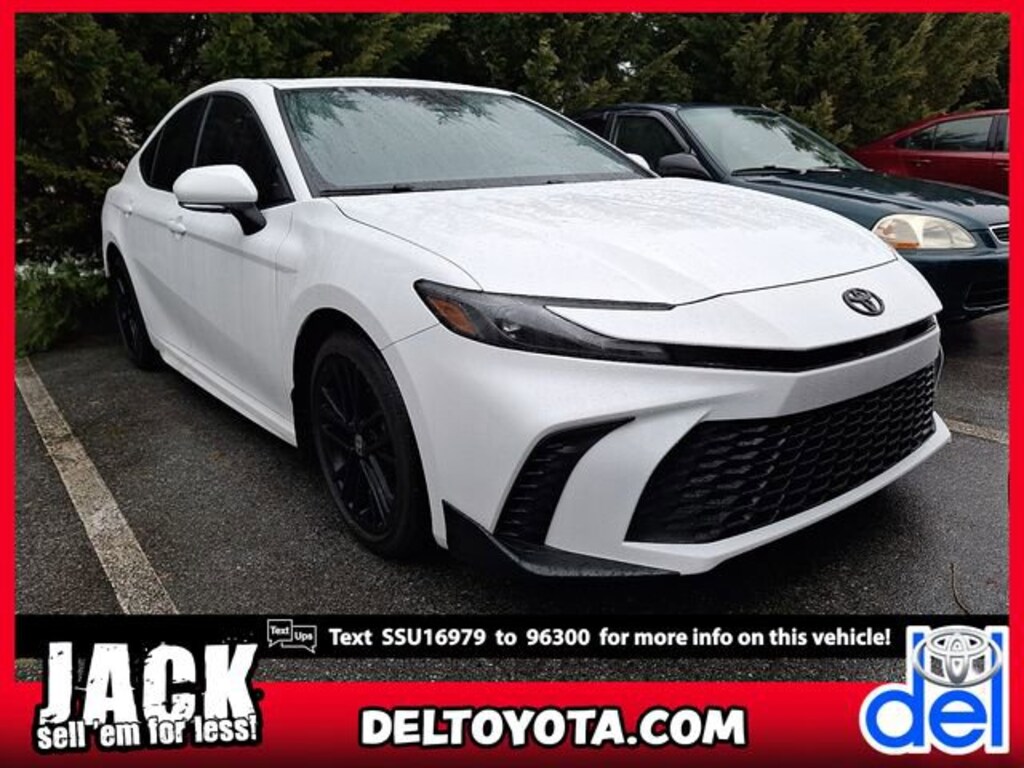 Used 2025 Toyota Camry SE Car