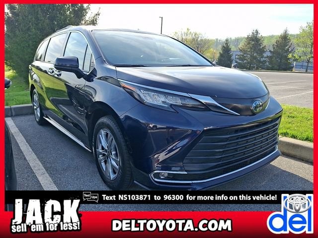 2022 Toyota Sienna Van Passenger Van 