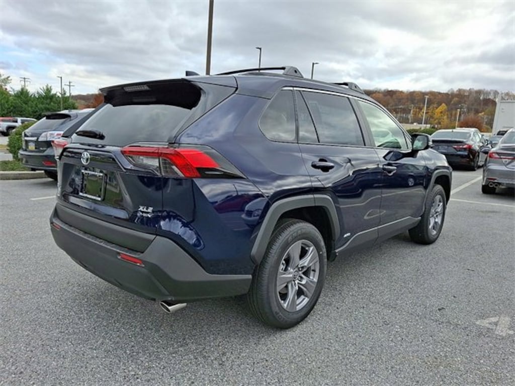 New 2025 Toyota RAV4 Hybrid XLE SUV