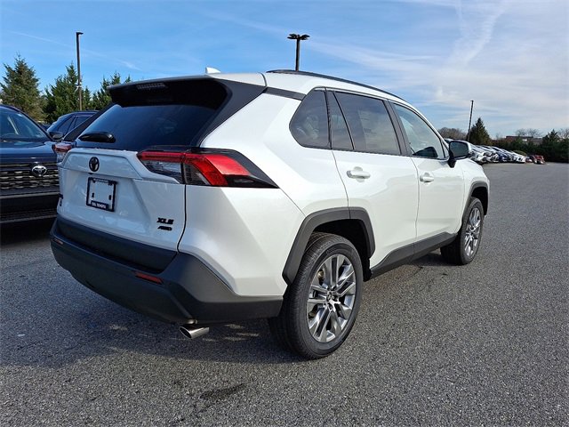 2025 Toyota RAV4 XLE Premium photo 4