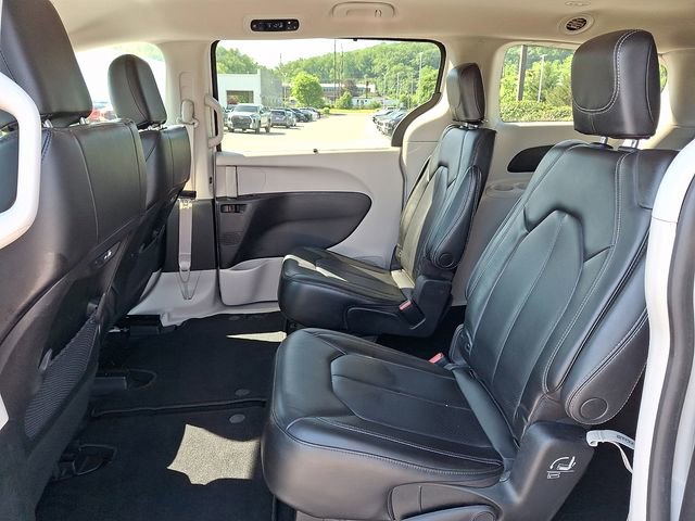 2023 Chrysler Pacifica Touring L - Photo 10