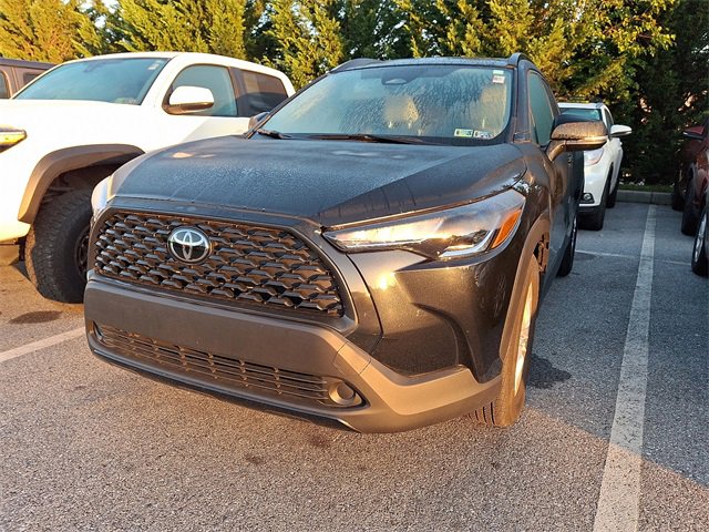 2024 Toyota Corolla Cross LE photo 2
