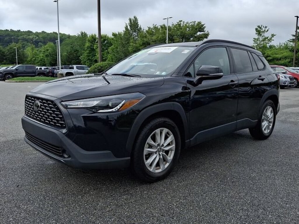 Used 2023 Toyota Corolla Cross LE SUV