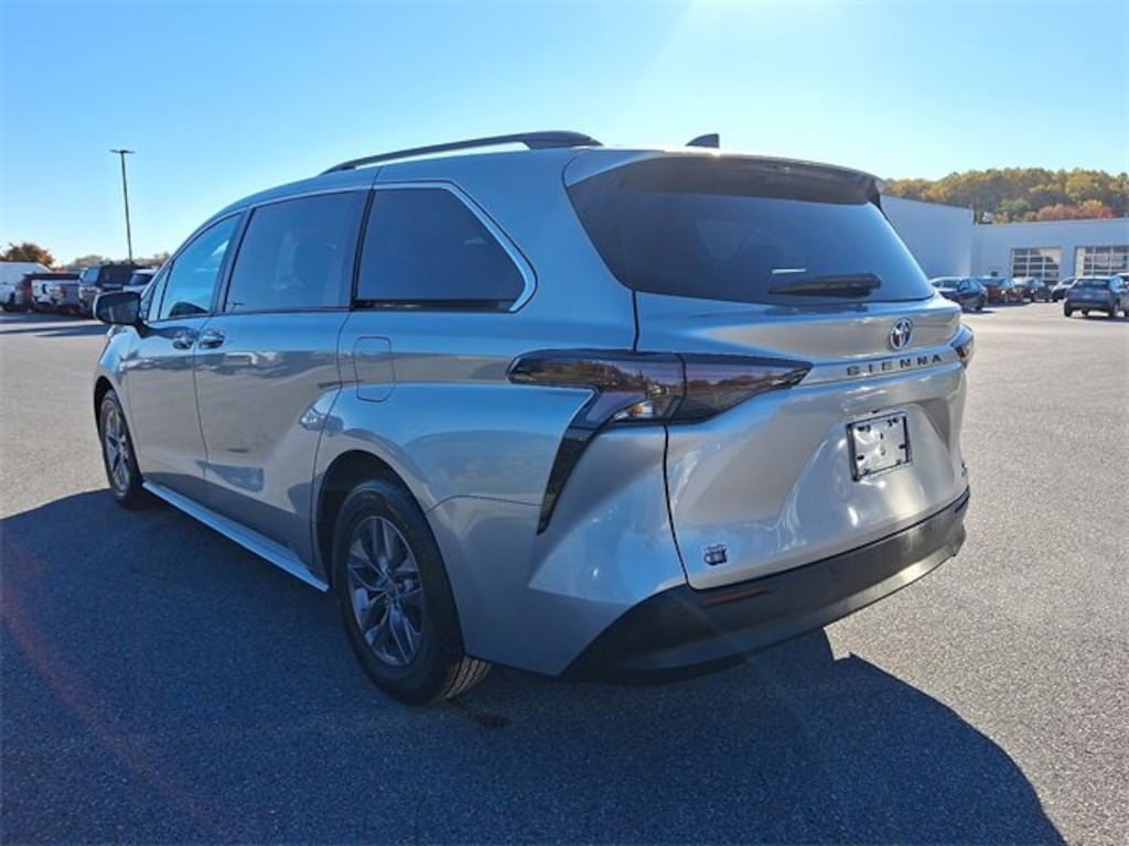 Used 2024 Toyota Sienna XLE Van Passenger Van