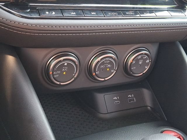 2024 Nissan Z NISMO - Photo 12