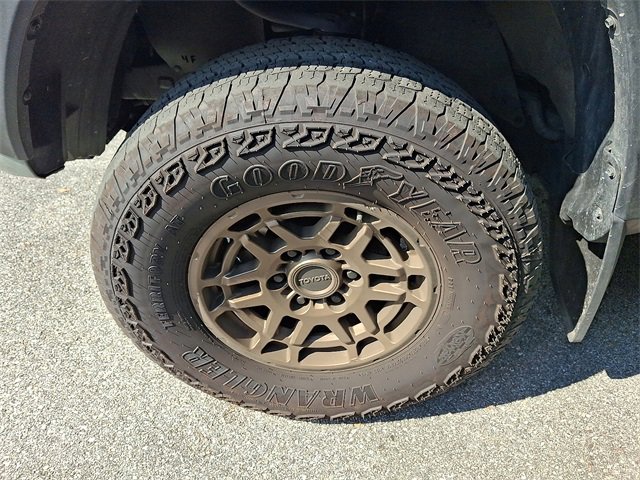 2023 Toyota Tacoma 4x4 Double Cab photo 3