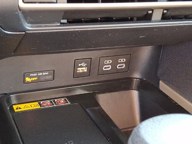 2025 Toyota Camry LE - Photo 24