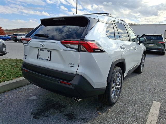 2025 Toyota RAV4 XLE Premium photo 2