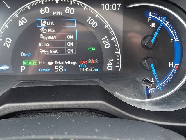 2023 Toyota RAV4 SE - Photo 20