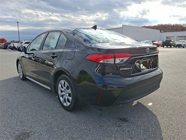 2024 Toyota Corolla LE photo 2