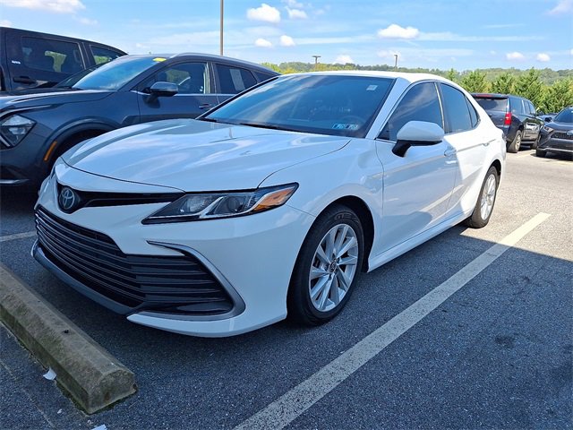 2022 Toyota Camry LE photo 2
