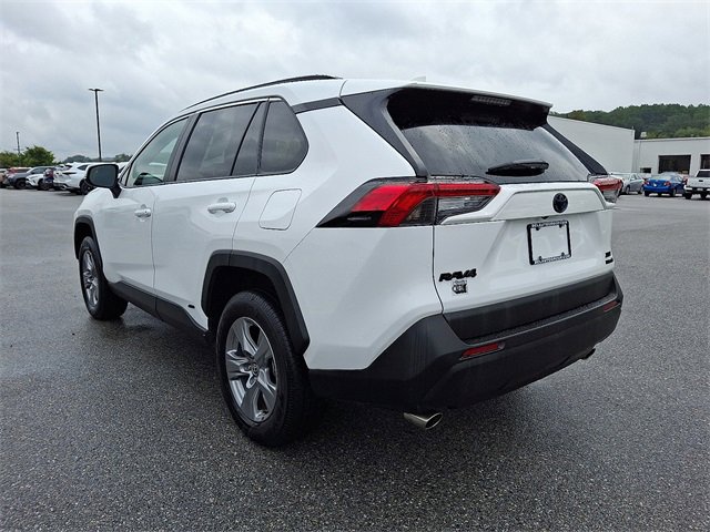 2024 Toyota RAV4 Hybrid XLE photo 2