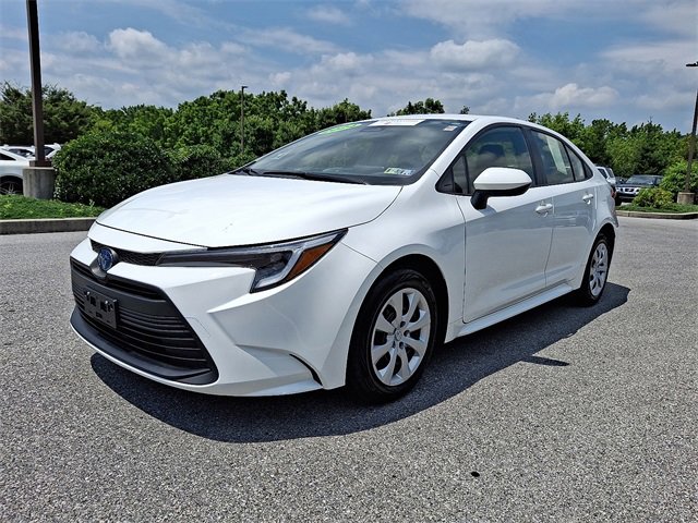 2024 Toyota Corolla Hybrid LE photo 3