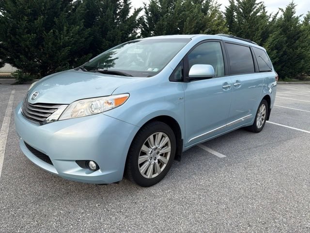 2017 Toyota Sienna Van 
