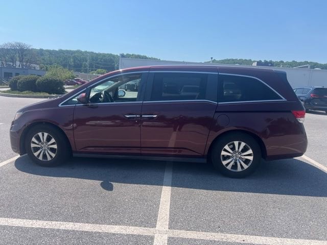 2016 Honda Odyssey SE's photo