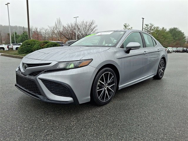 2023 Toyota Camry SE photo 3