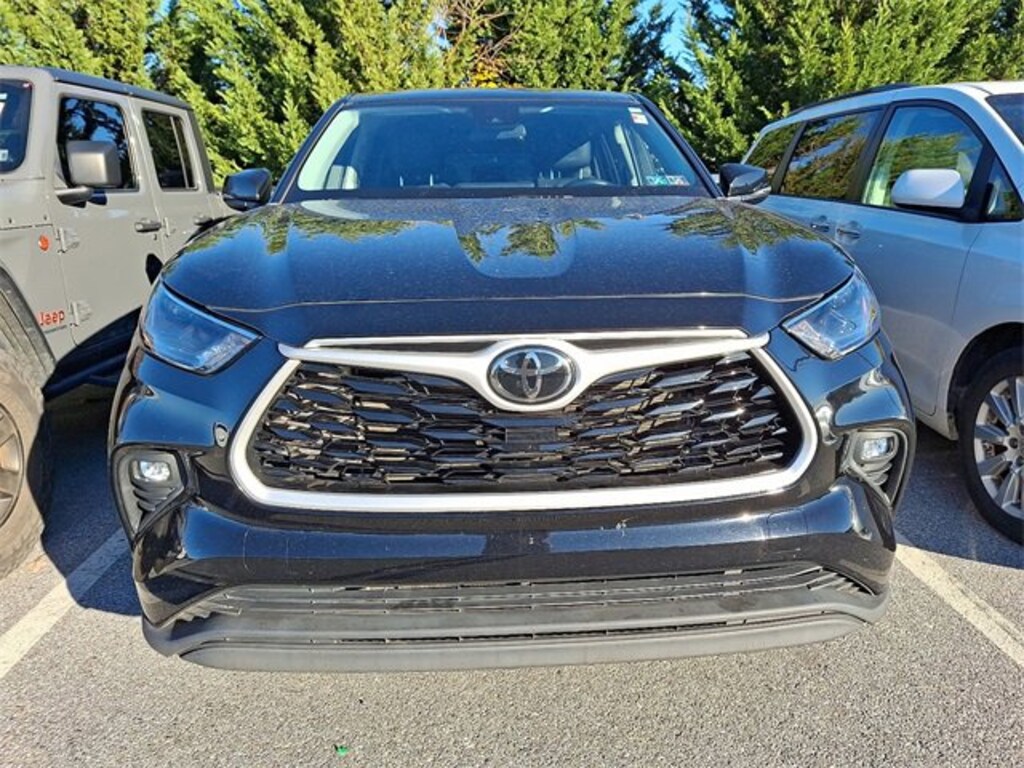 Used 2022 Toyota Highlander LE SUV