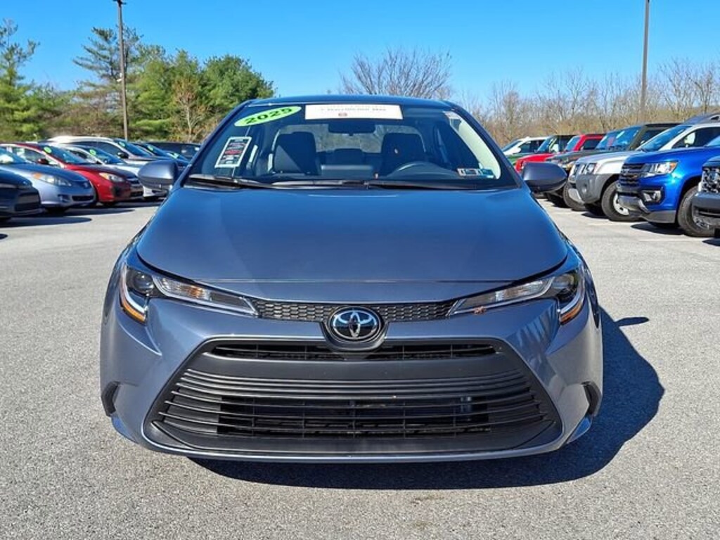 Certified 2025 Toyota Corolla LE Sedan
