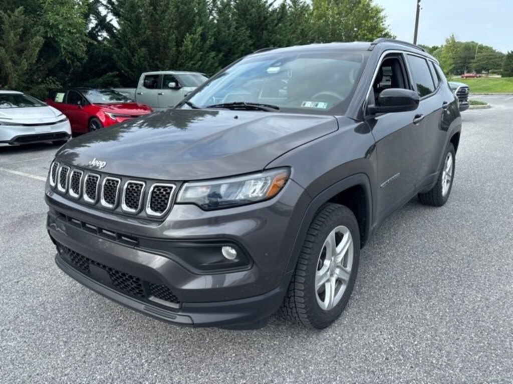 Used 2023 Jeep Compass Latitude SUV