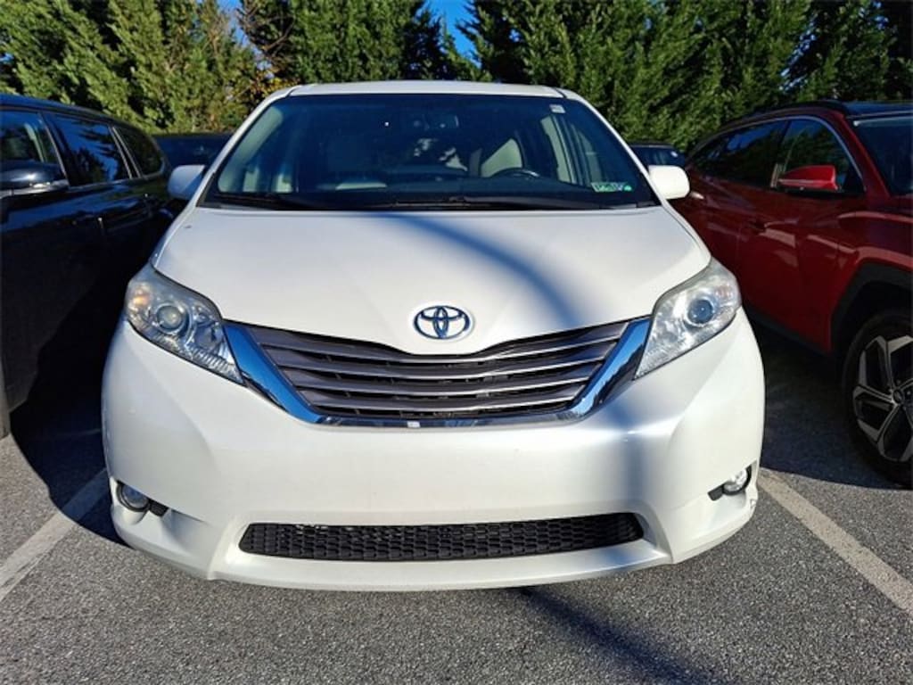 Used 2015 Toyota Sienna XLE Premium Van